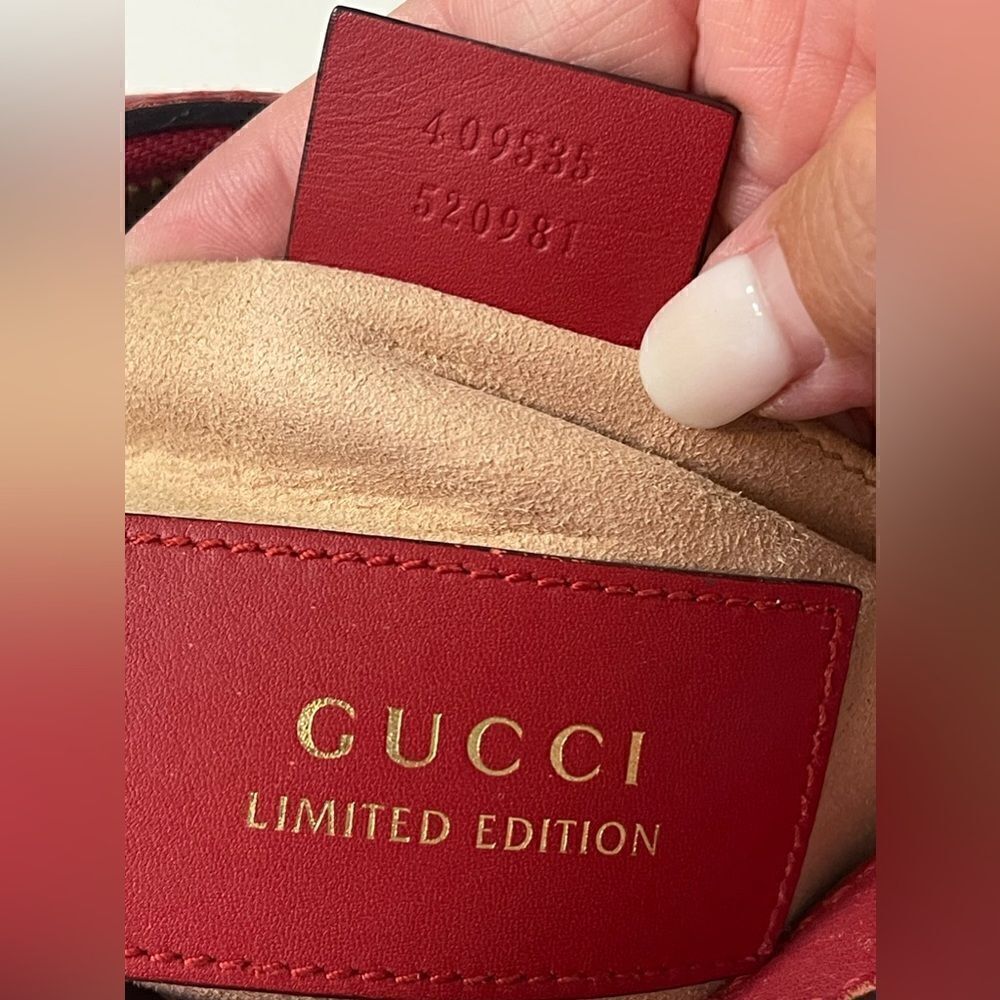 GUCCI GG Supreme Monogram Kingsnake Heart Embroidered Mini Chain Shoulder Bag. - Picture 7 of 10